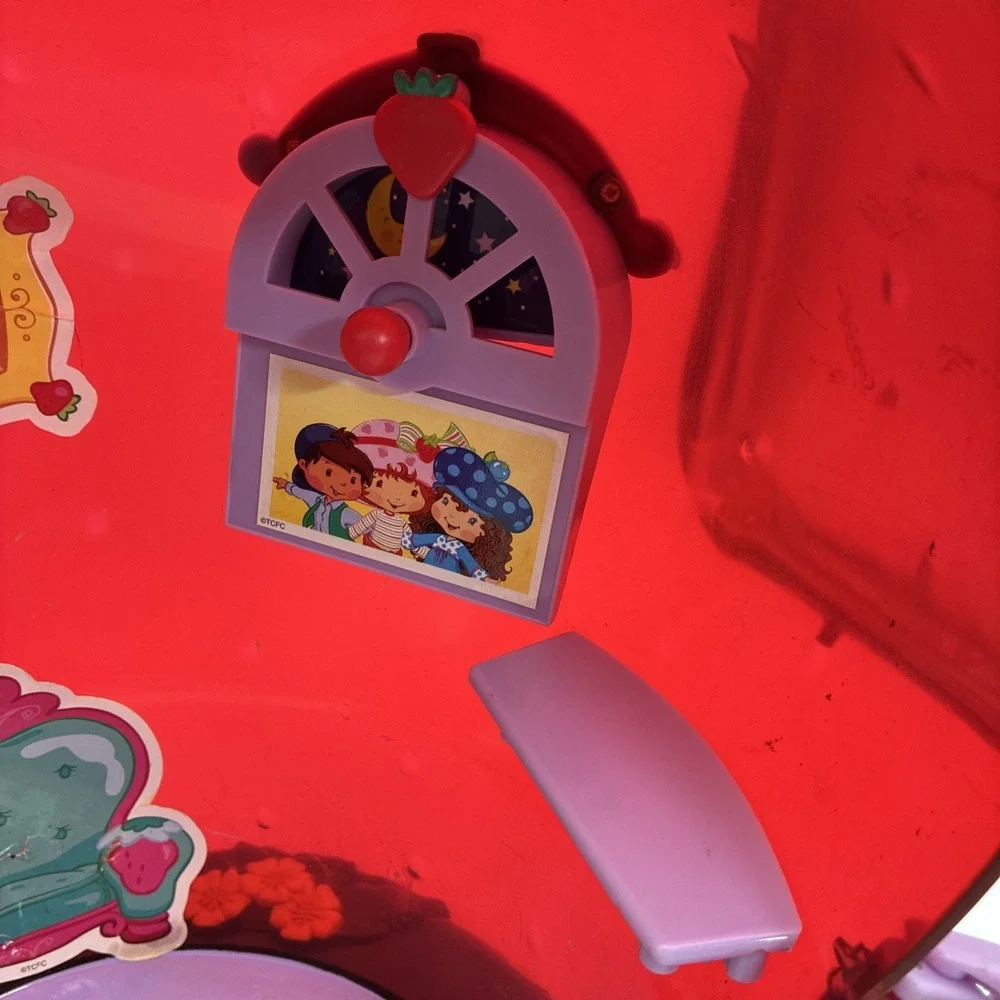 2003 Strawberry Shortcake Berry Sweet Home Playset /Honey Pie Pony/Accessories